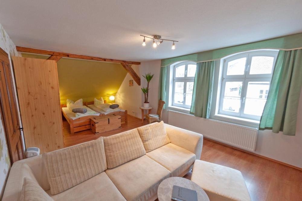 Alte Schule Cafe Und Pension Drehna ภายนอก รูปภาพ