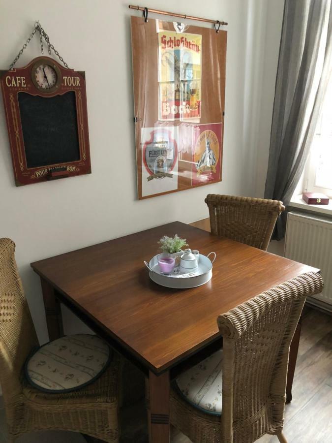 Alte Schule Cafe Und Pension Drehna ภายนอก รูปภาพ