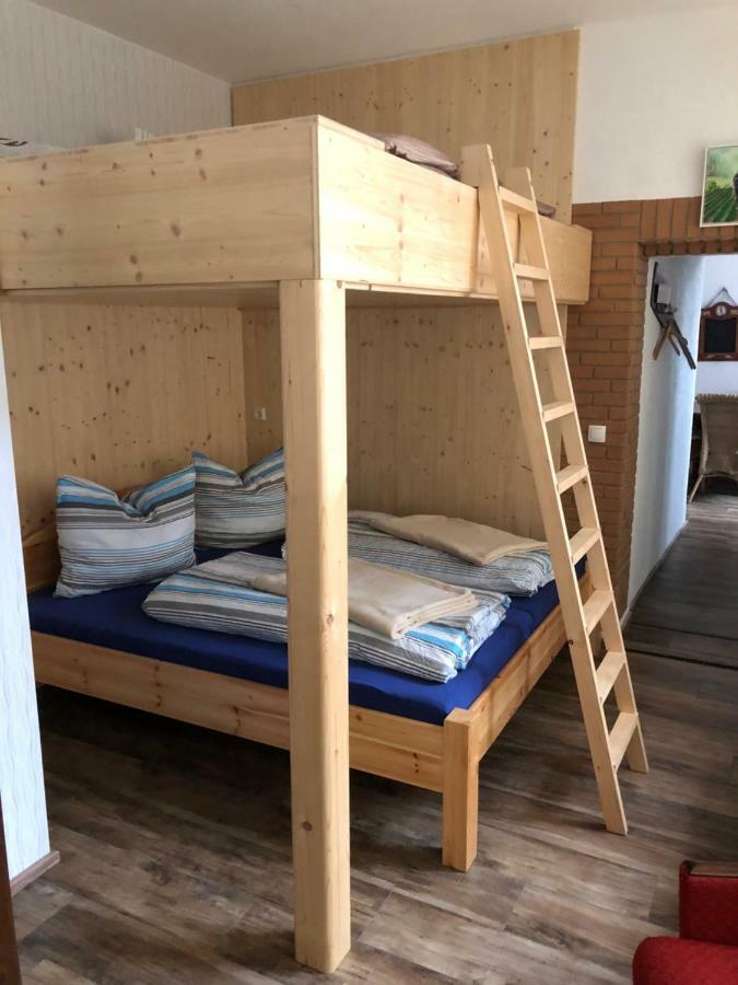 Alte Schule Cafe Und Pension Drehna ภายนอก รูปภาพ